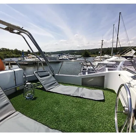 Bateau-hôtel Nuit Insolite Et Cocon
